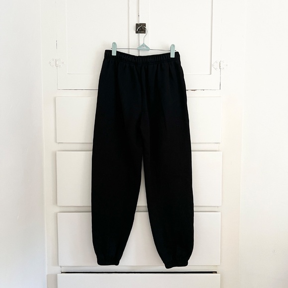 ALO Yoga Accolade Sweatpants in Black Size Small Cozy Soft French Terry - Picture 6 of 8